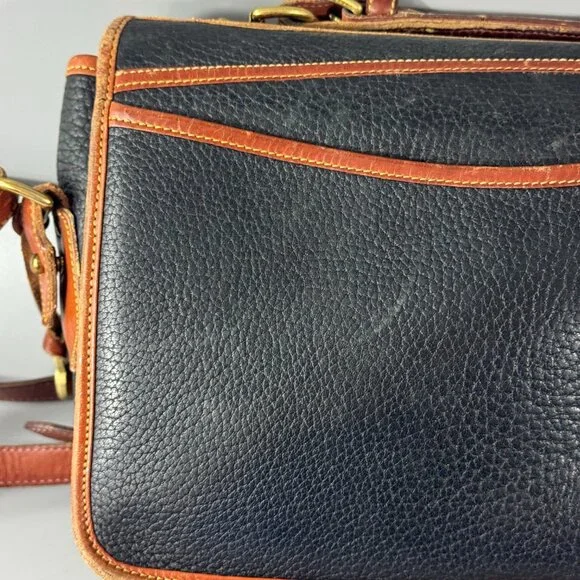 Vintage DOONEY & BOURKE BLACK ALL WEATHER LEATHER Crossbody Shoulder Purse - Picture 6 of 13